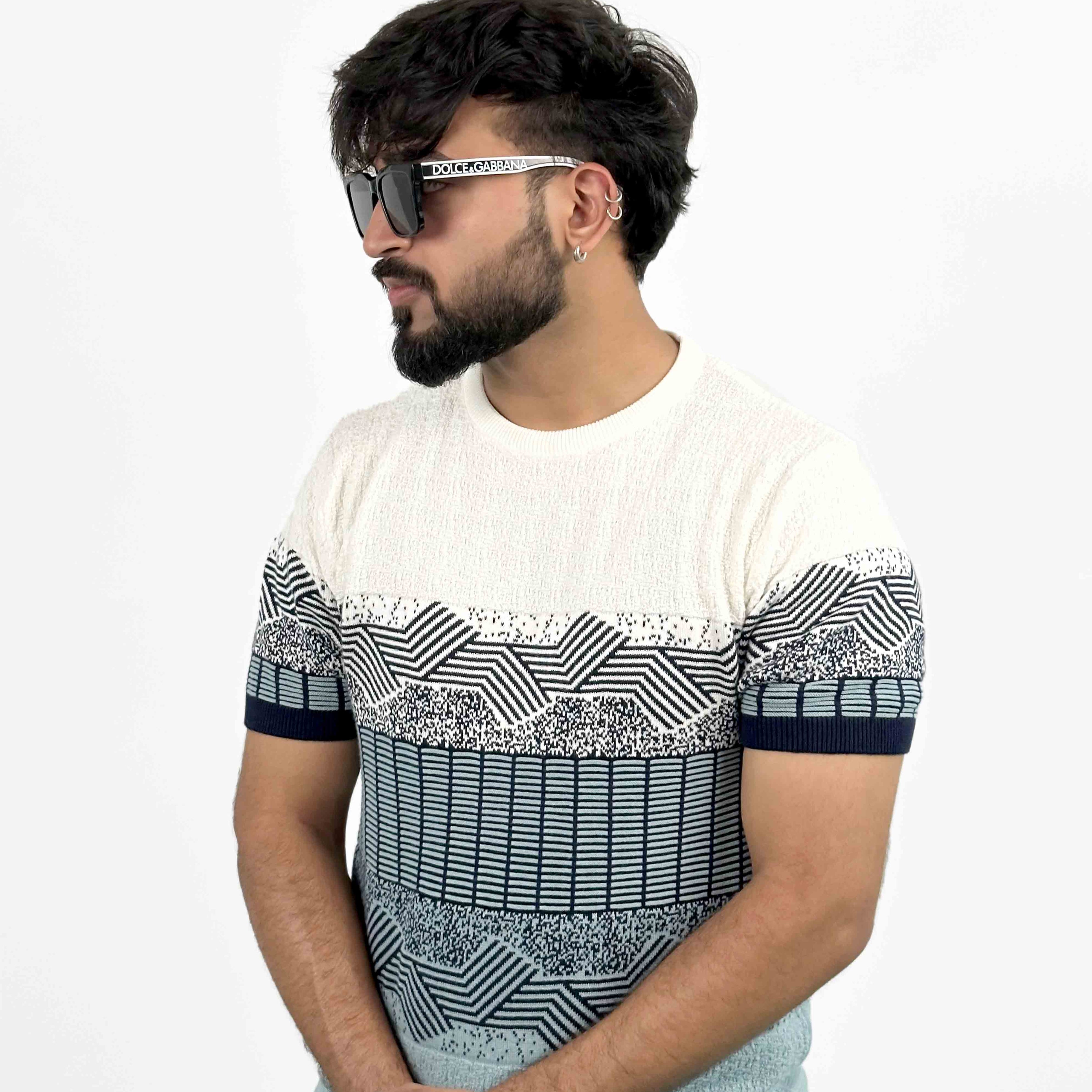 Off White And Blue Horizon Pattern Old Money Round Neck T-Shirt