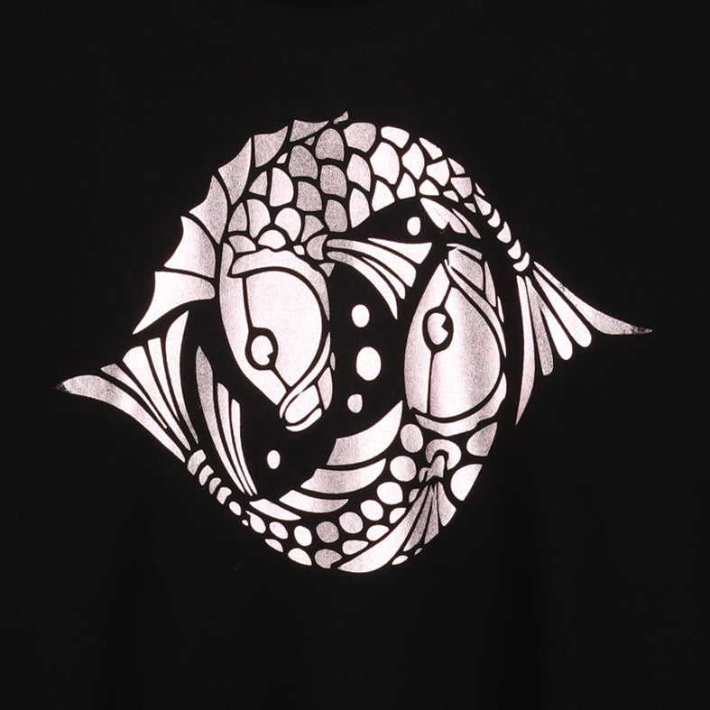 Black Half Sleeve Rose Gold Pair Of Fish Printed Women's Regular Crop Top